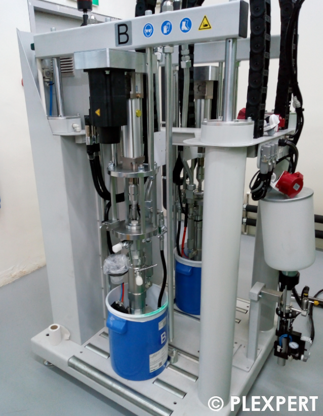 LSR定量加料器 (LSR Dosing Unit) in 用于塑料工业